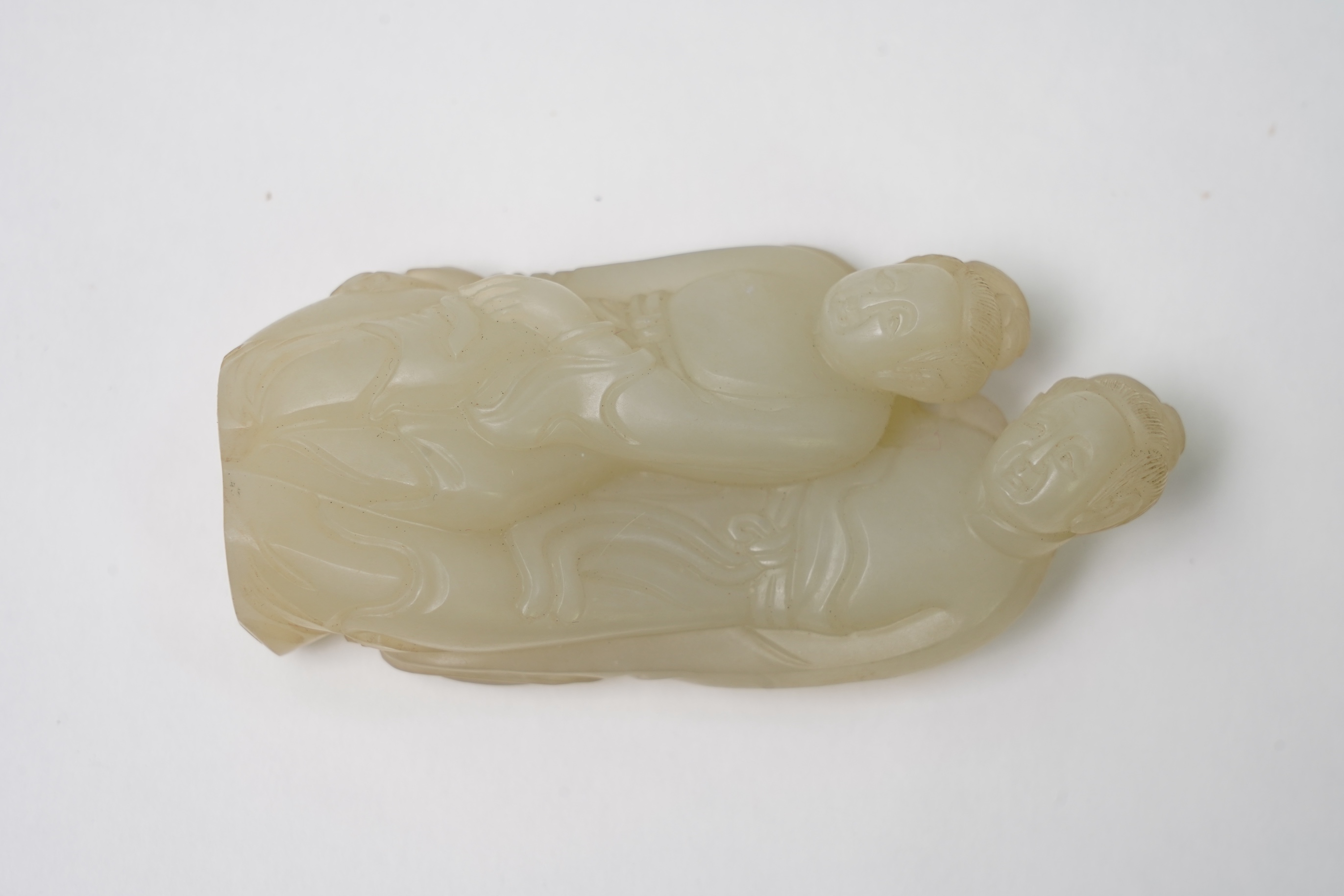 A Chinese simulated jade group of two sisters, 8.5cm
